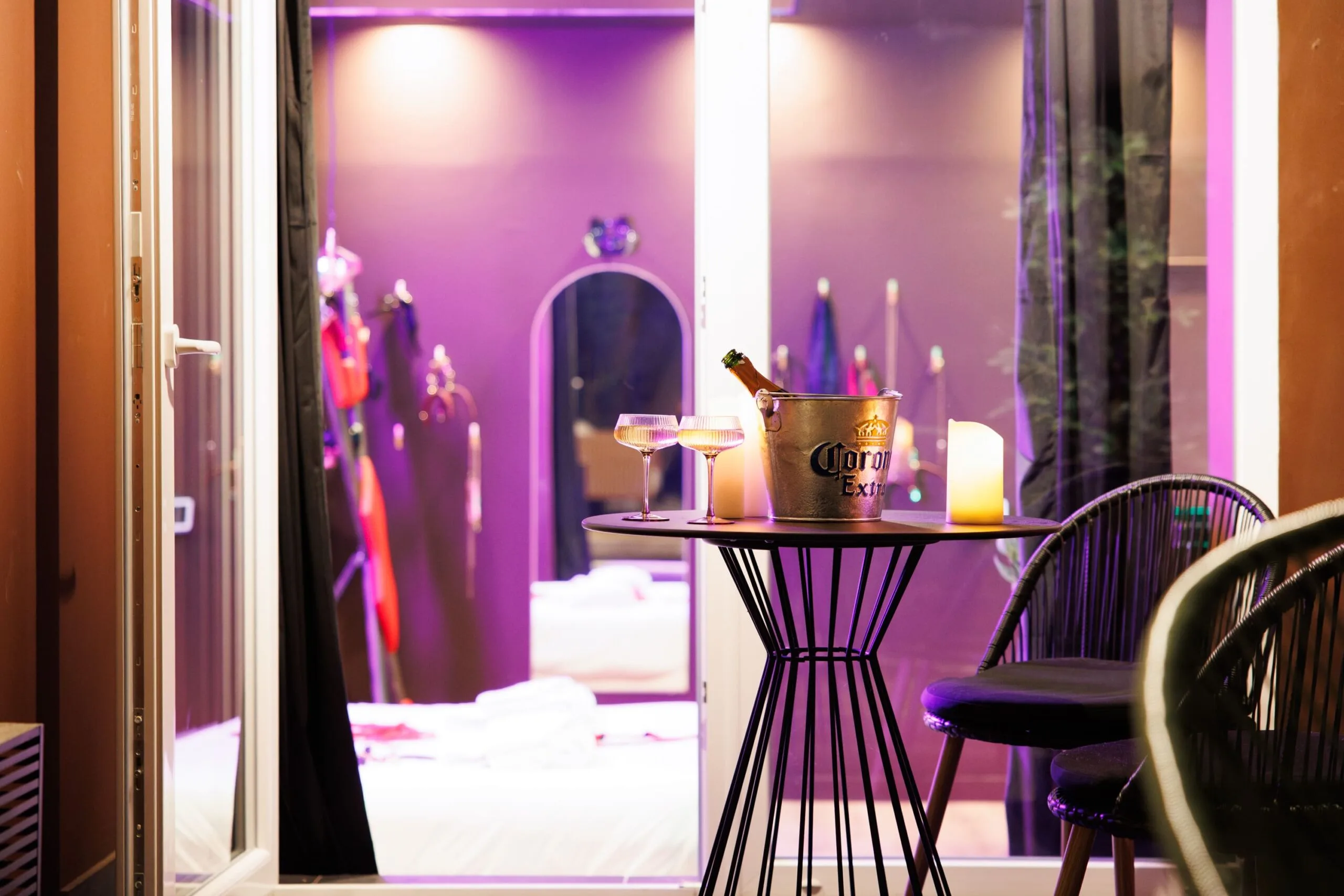 Love room jacuzzi - ambiance interdit